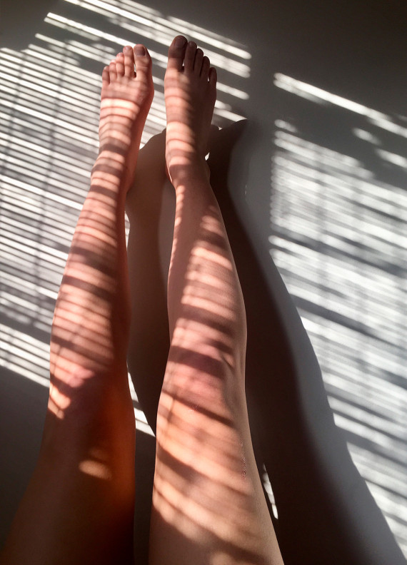 Gambe gonfie: le cause principali e alcuni consigli per alleviare questo disturbo